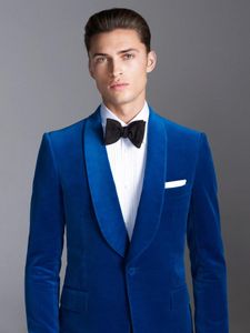 Royal Blue Velvet Groom Tuxedos Châle Revers Garçons D'honneur Robe De Mariée Automne Hiver Style Hommes Formelle Parti Costume De Bal (Veste + Pantalon + Cravate) 890