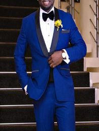 Royal Blue Wedding Groom Tuxedos 2018 Black Shawl Rapel Twee -delige zaken Party Party Men Suits Jacket Pants6680821