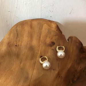 Royal Vintage Pearl Beads Pendientes de gota para mujer Moda Pequeños anillos de oreja de oro Joyería Europea Elegante Lady Earings Dangle Chandelier
