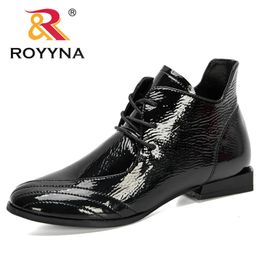 ROYYNA Designers bottines femmes hiver chaussures simples à talons bas en cuir verni bout rond mode femme chaussures hautes 240307