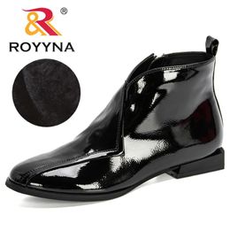 ROYYNA-Botines de charol de diseñador para Mujer, zapatos de invierno, calzado corto de felpa, calzado de caña alta, Botas para Mujer 240307