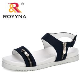 ROYYNA Nouveaux Designers Sommer Plate-Forme Sandales Femmes Sangle Sandale Fermetures À Glissière Chaussures Casual Femme Peep Toe Dames À La Mode Chaussures 210306