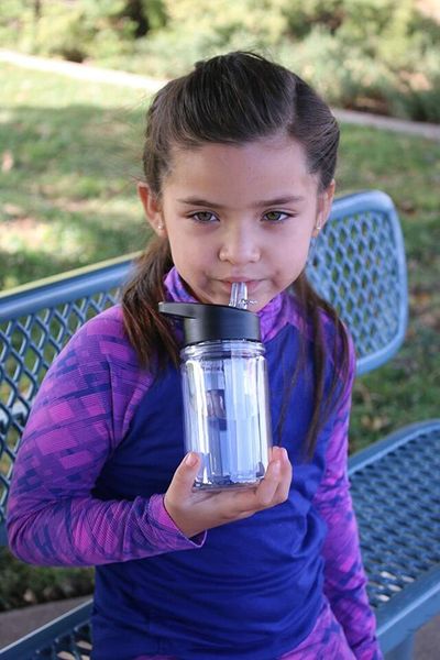 RTS BPA gratuit réutilisable 10oz / 15 oz enfants à double paroi en plastique en plastique Snow Globe Tumber Botte