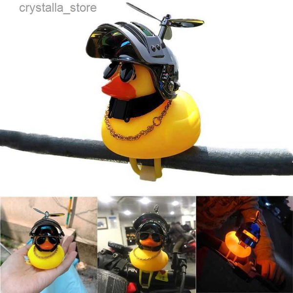 Canard en caoutchouc jouet ornements de voiture canard jaune avec casque à hélice décor de tableau de bord de voiture grincement jouets de canard rougeoyant pour adultes enfants L230518