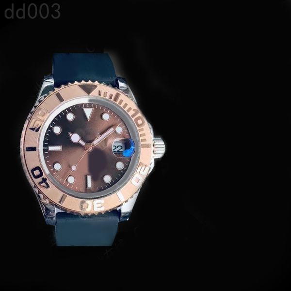 Sangle en caoutchouc Designer Watch 40mm Taille réglable Montre Luxe Classic Black Blue Dal Luxury Montres Men Exquis Perfect Watch Accessoires de mode SB037 C23