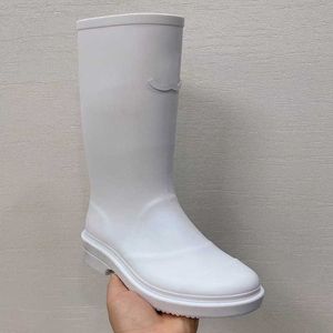 Rubberen vrouwen 23FW Rain Boots Designer PVC Knie Boot Platform Laarzen kniehoogte waterdichte Welly Rubber Soles Outdoor Winter Boots 5 Colorno431