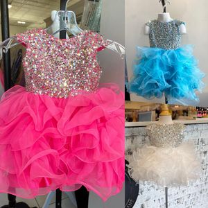 Ruches Cupcake Girl Pageant Dress 2023 Kristallen Little Kids Cocktail Rising Star op het podium Formele evenementenfeest slijtage slijtage baby peuter bloemenmeisjes blauw roze wit wit wit wit