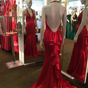 Ruches trein prom dress 2020 zeemeermin halter diepe v-hals rood satijn pageant jurken voor dame lange open rug mouwloze formele evenement feestjurk
