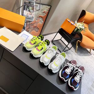 Run 55 Sneaker Casual Chaussures Designer Hommes Femmes Run Away Haute qualité Caoutchouc cuir Extérieur