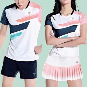 Running Shirt Tennis Golf Polo Badminton Table Table Vêtements Sweat Stume Men and Women Sports Jirt Y240516