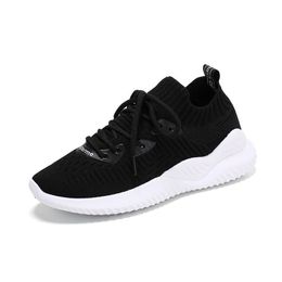 Zapatos para correr Negro Rosa Beige Chica Mujer Suave Simple Kind3 Correr Marca Corte bajo Moda Diseñador Zapato Chaussures Pour Hommes Entrenadores Deportes Zapatillas Tamaño 36-38