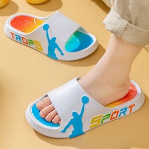 2024 Portable Slippers Children's Outdoor Leisure Slippers moeten worden gebruikt op de strandlippen moeten in het gezin worden gebruikt