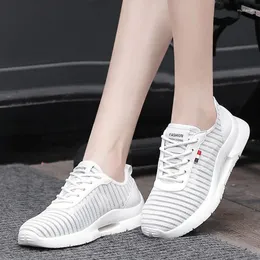 Hardloopschoenen ontwerp licht voor vrouwen zomerstreep sneakers dempende vrouwelijke sport witte grijze sneaker chaussures femme