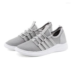 Chaussures de course Feuille Men Sneaker Sport Breath for Men's Basketball Spring Summer Confortable Mesh Patchwork Amour en plein air