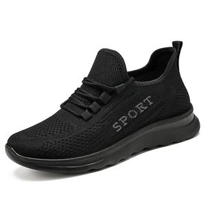 Scarpe da corsa Mens Triple Red Black White Sneakers Summer Runner Shoe Nero Uomo Donna Sport Trainers
