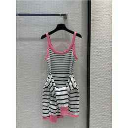 Designer de pista Luxury 2024 Elegant Lady Stripe Pink Dress Pink Women Femenina sin mangas de la cintura alta