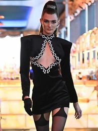 Runway -jurken Aankomst vrouwen sexy glitter strass Regeren Turtleneck zwart gesneden fluwelen ontwerper mini -jurk feestje nachtclub podium outfit