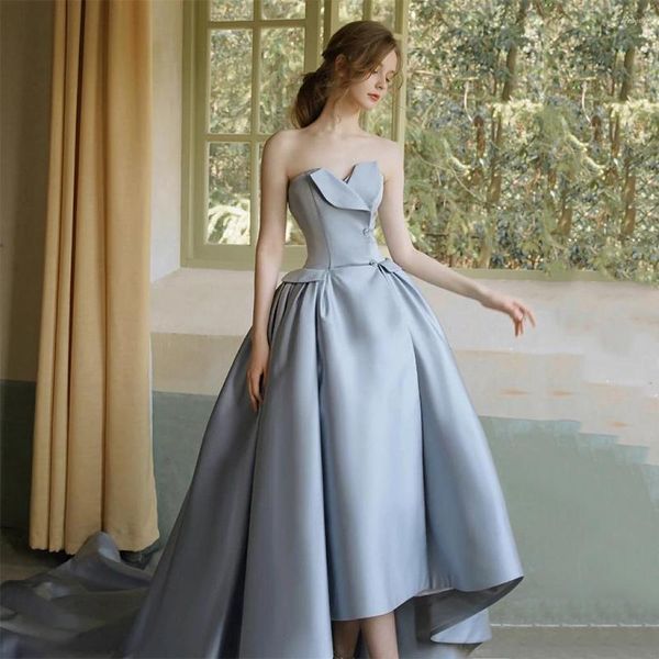 Robes de piste bleu satin célébrité robe de bal Style français princesse A-ligne sans manches sans bretelles femmes soirée formelle vêtements balle