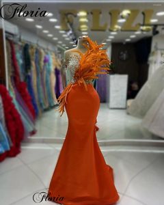 Runway -jurken verbrand oranje beroemdheden Mermaid mouwloze speciale gelegenheid met kristallen Vestidos de Noche avondjurken