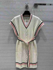 Runway -jurken Designer 2023 Nieuwe lente zomer V nek mouwloze mode Milaan merk dezelfde stijl jurk 8mmr