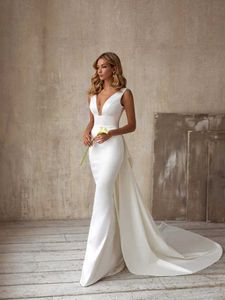 Runway -jurken Elegante vrouwen Wit Lange Taill Wedding Jurk Fashion V Hals Robe de Marie Nieuw aankomst Ribbon Bridal Mermaid Evening Jurk T240518