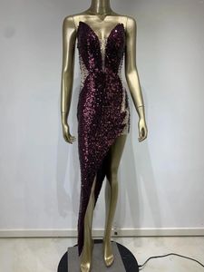 Runway -jurken van hoge kwaliteit Sparkly Diamonds pailletten strapless paarse mesh glitter avondjurk voor vrouwen onregelmatige open been prom party
