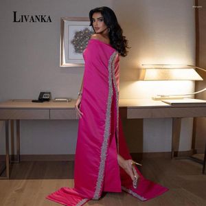 Robes de piste Livanka Exquise Straight Celebrity for Women Femmes Satin Vestidos de Satin de Gala fait pour commander un navire