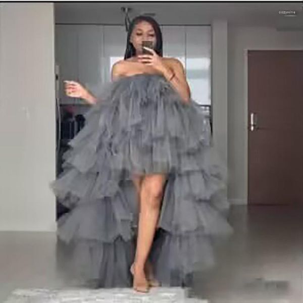 Robes de piste Robe de bal Grey Grey Front court long derrière sexy sans manches sans bretelles robes de soirée en tulle Occasion formelle pour les femmes 2023