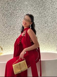 Runway -jurken Saoedi -Arabië formele avondjurk elegante satijnen baljurk met lange mouwen geplooide zijsplaraat feestjurk 2024 nieuw