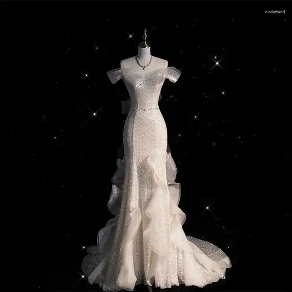 Robes de piste blanches Lumière luxueuse robe robe de bateau