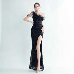 Runway jurken yidingzs elegante schuine nek veer pailletten avondjurk vrouwen kralen lang feest maxi jurk y240426TAPR