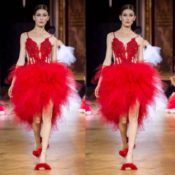 Piste De Mode Robes De Bal Courtes En Dentelle Rouge Appliques Spaghetti Robes De Soirée Froncé Tulle Robe De Soirée De Cocktail Pas Cher Vêtements De Soirée