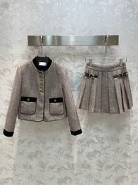 Piste hiver nouveau 2 pièces ensemble couleur grise simple boutonnage veste et taille haute boucle en métal sangle décontracté jupe plissée