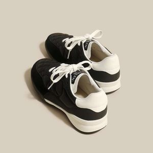 Ruoji 2023 nieuwe boardschoenen, kleine geurige wind, lingge gekleurde blokbodem, veelzijdige casual sport kleine witte schoenen, Duitse kanaalschoenen