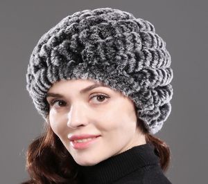 Hiver russe Real Fur Snow Hat Femmes Fabriquées à la main Tricoted Rex Rex Rabbit Fur Skullies Cap chaud Soft Rex Rabbit Fur Bons1168098