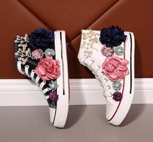 Rustieke Land Bruiloft Schoenen Vrouwen Handgemaakte Kristallen Parels Sneakers Bruids Platte Schoenen Canvas Gymschoenen Bruidsmeisje Sneaker Schoenen Si7146107