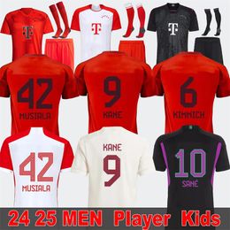 24 25 Kane Musiala Bayerns München voetbalshirts Sane Kimmich Muller Davies Coman Home voetbalshirt Goretzka Gnabry Men Kids Kit Jersey 2024