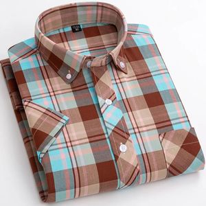 S-6XL Mode katoenen geruite overhemden voor heren met korte mouwen, enkele patchzak, ontwerp, jong, casual standaard, dik flanellen overhemd 240314