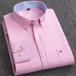 S 6XL Oxford chemises pour hommes à manches longues coton tenue décontractée mâle solide Plaid poitrine poche RegularFit homme chemise sociale 240307