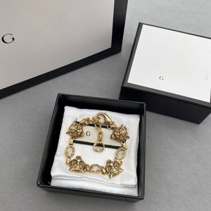 S Designer Bracelets porte-bonheur féminins à la mode élégant lettre fête tête de tigre bijoux en gros cadeaux d'anniversaire joli