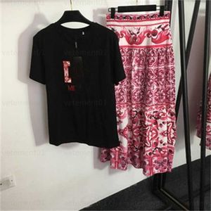 S Designer shirt Korte jurk Tweede stuk set geborduurde letters korte mouwen T-shirt retro bloemenprint Hoge taille halve rok half rok zomerpak