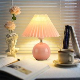 S Noordse geplooide tafel opvouwbare kunstsfeer Slaapkamer Nachtlicht Home Decoreer Tricolor Vintage Bedide Lamp AA230421