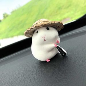 S Straw Hat Hamster Accessories Nieuwe console Cute Doll Interior Pendant Cool Car Decoration AA230407