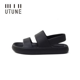 S Sandales d'été Men Utune Platform Shoes Femmes Place à l'extérieur des pantoufles Eva Man Soft Soft Sole Sole non glissière intérieure de diapositives co D Sanal Shoe Shoe Swetie Slipper Lip Slie