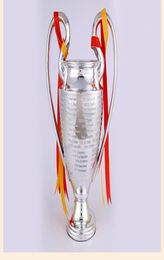 S Trophy Arts League Little Fans for Collections Palabras de color plateado de metal con Madrid3613258