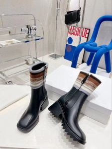 S24 Dameslaarzen PVC High Heel Rain Boots Series Four Seasons Rainy Season Trend The Most Fashionable to Dares Series Classic Leather Boots Style Boots