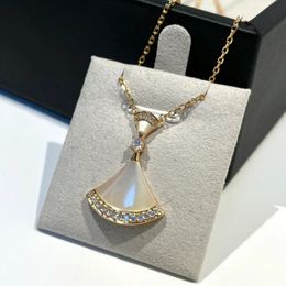 Luxuriöse S925 Fritillaria-Halskette aus reinem Silbermaterial, fächerförmiger, doppellagiger Rock, Designer-Halskette, modische Anhänger-Designer-Schmuck-Halskette