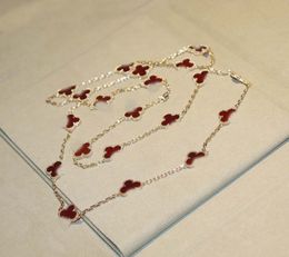 2024 Collar de colgante de encanto de calidad de lujo con ágata roja en 18 km de oro 20pcs forma de flores tiene caja de sampas v material de oro PS3749B