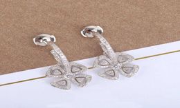 S925 Silver Charm Drop Brongle avec tous les diamants et la forme de fleur Design Hollow Design For Women Wedding Jewelry Gift Have Box STA3737075