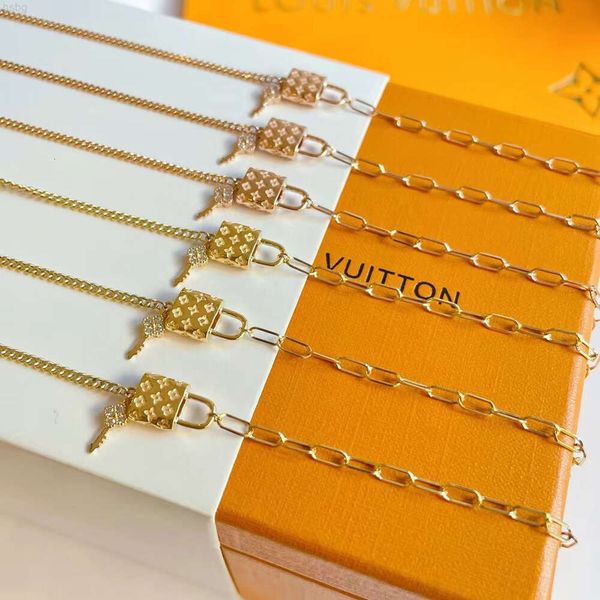 S925 Silver Clover Lock Head Key Key Bracelet Fashion Splice Chain Chain de conception de bijoux pour femmes personnalisées en gros